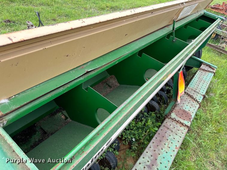 image for item NR9827 Great Plains Solid Stand EWD13 grain drill