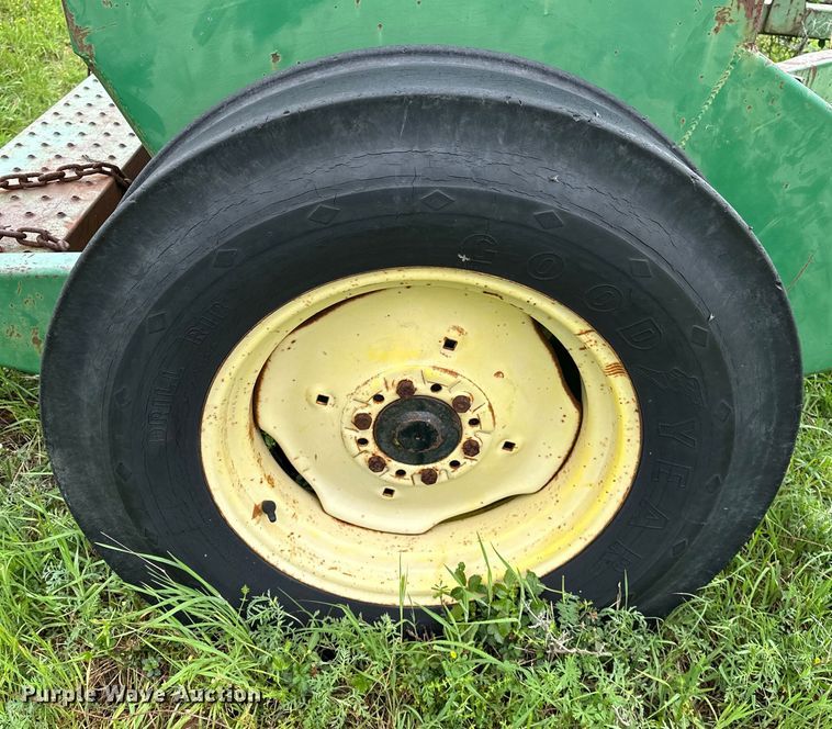 image for item NR9827 Great Plains Solid Stand EWD13 grain drill