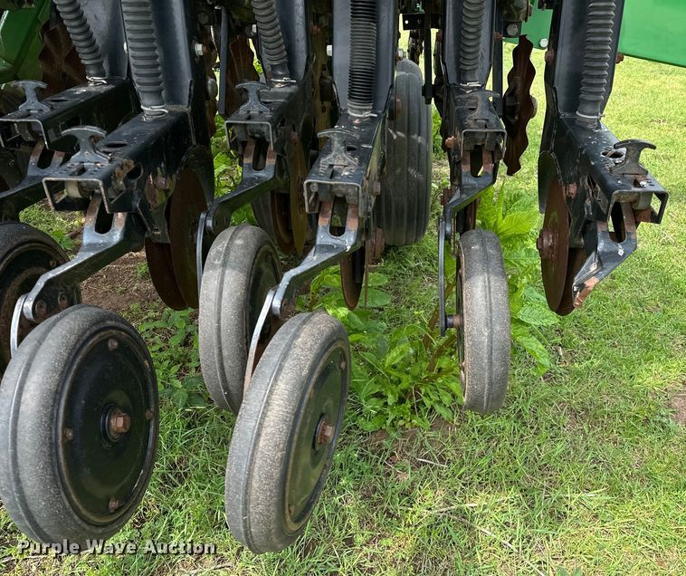 image for item NR9828 Great Plains  3010NT no-till grain drill