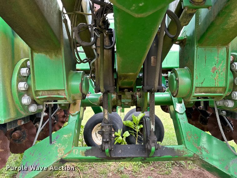 image for item NR9828 Great Plains  3010NT no-till grain drill