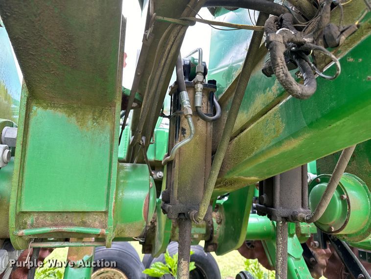 image for item NR9828 Great Plains  3010NT no-till grain drill