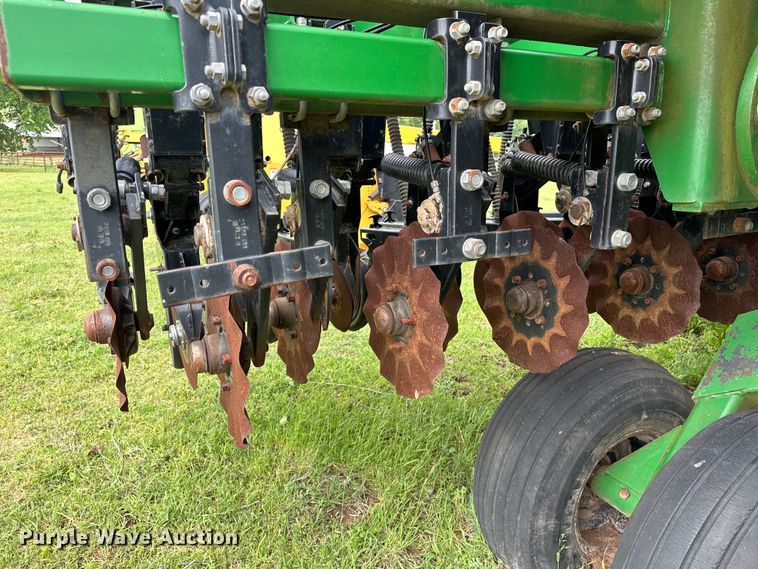 image for item NR9828 Great Plains  3010NT no-till grain drill