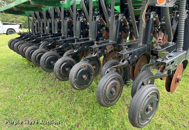 image for item NR9828 Great Plains  3010NT no-till grain drill