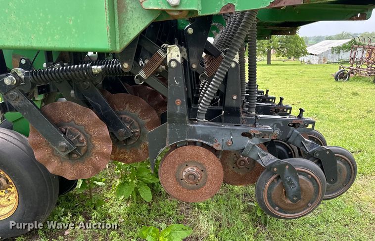 image for item NR9828 Great Plains  3010NT no-till grain drill