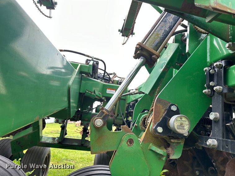 image for item NR9828 Great Plains  3010NT no-till grain drill