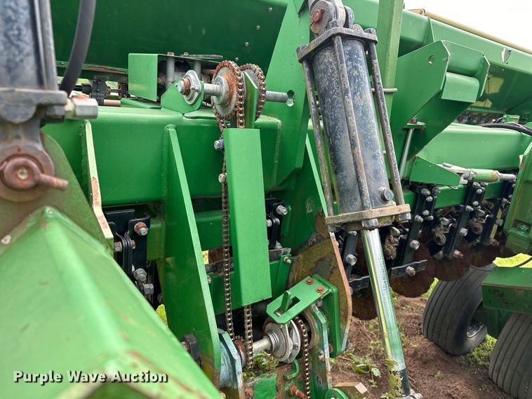 image for item NR9828 Great Plains  3010NT no-till grain drill