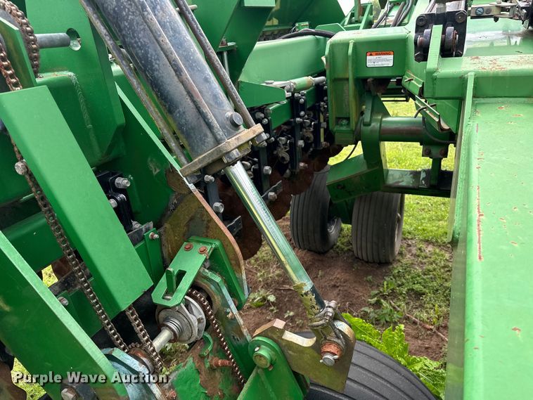 image for item NR9828 Great Plains  3010NT no-till grain drill