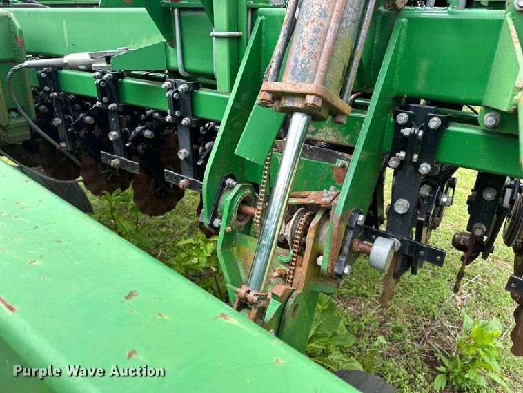 image for item NR9828 Great Plains  3010NT no-till grain drill