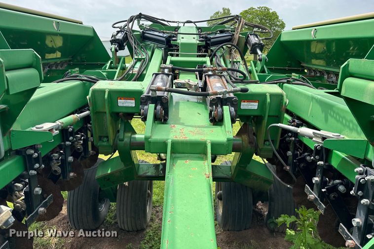 image for item NR9828 Great Plains  3010NT no-till grain drill