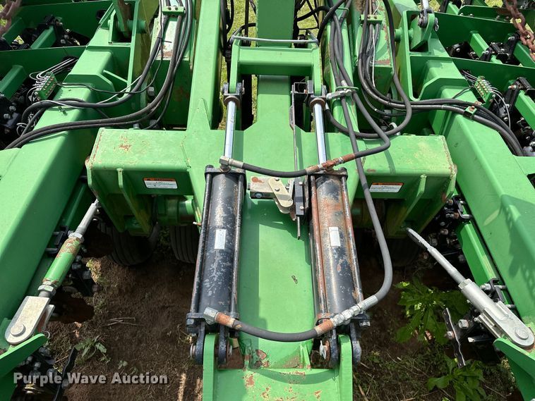 image for item NR9828 Great Plains  3010NT no-till grain drill