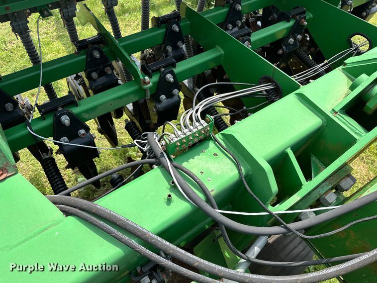 image for item NR9828 Great Plains  3010NT no-till grain drill