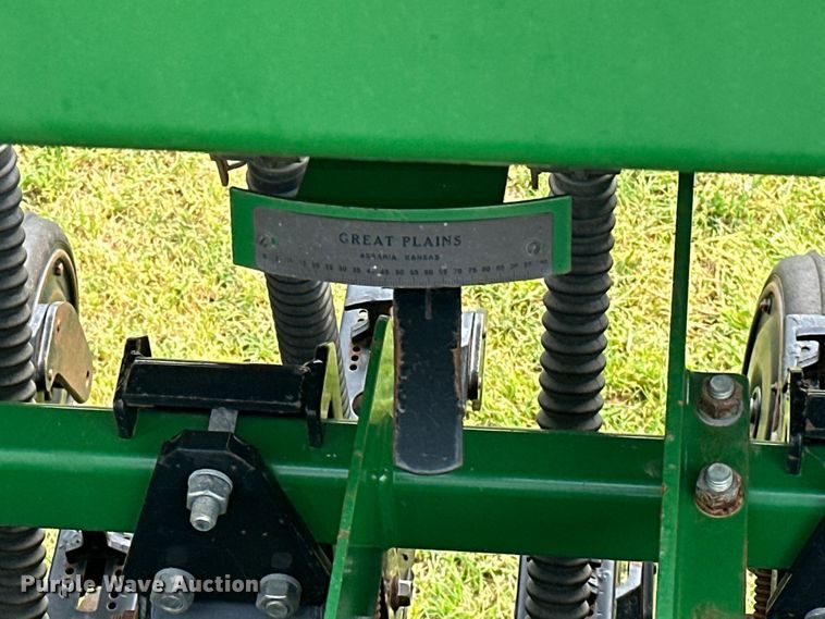 image for item NR9828 Great Plains  3010NT no-till grain drill