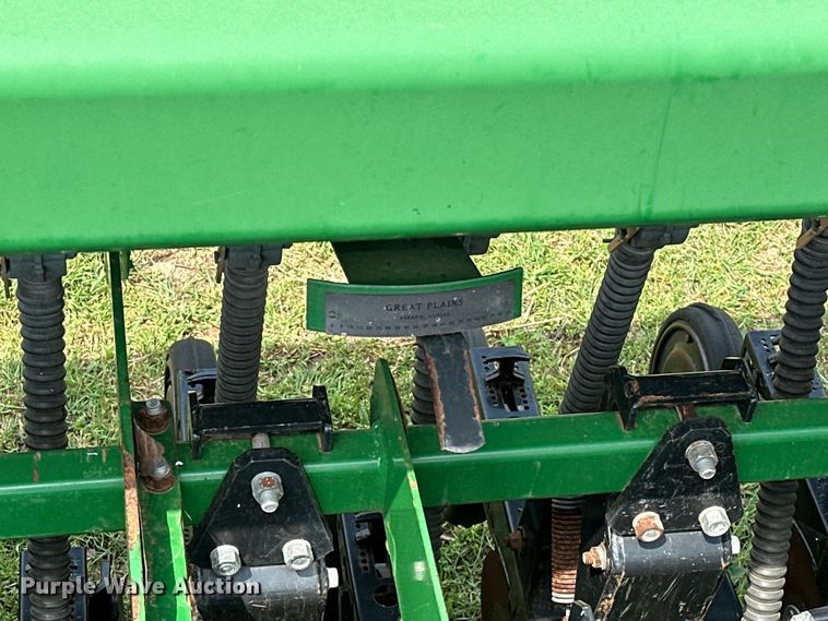 image for item NR9828 Great Plains  3010NT no-till grain drill