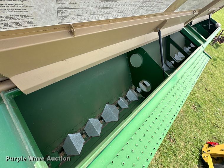 image for item NR9828 Great Plains  3010NT no-till grain drill