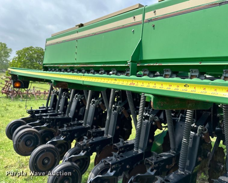 image for item NR9828 Great Plains  3010NT no-till grain drill
