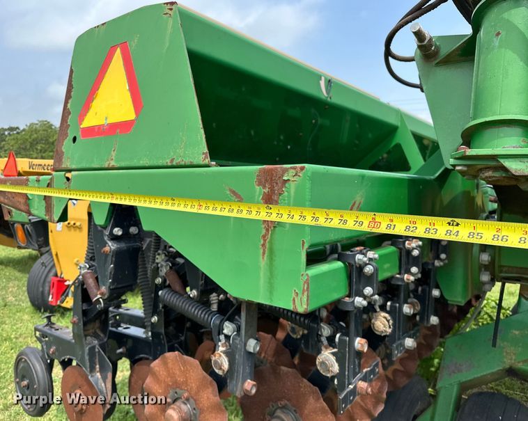 image for item NR9828 Great Plains  3010NT no-till grain drill