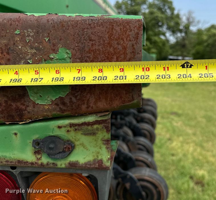 image for item NR9828 Great Plains  3010NT no-till grain drill