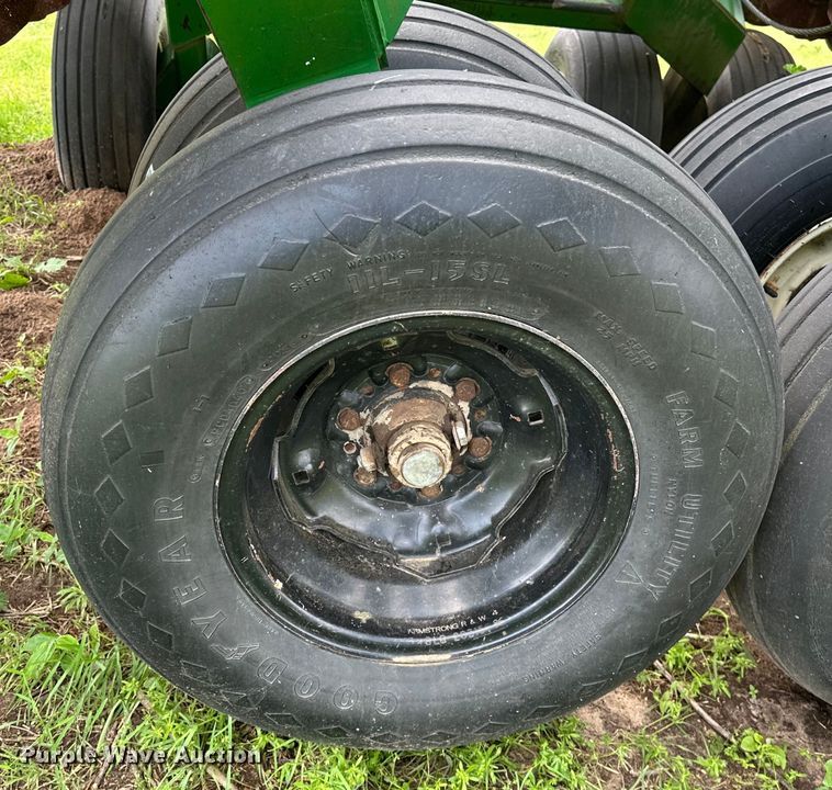 image for item NR9828 Great Plains  3010NT no-till grain drill