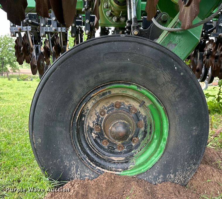 image for item NR9828 Great Plains  3010NT no-till grain drill