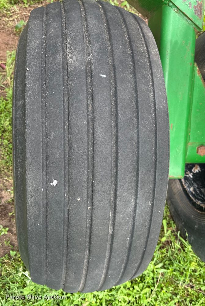 image for item NR9828 Great Plains  3010NT no-till grain drill