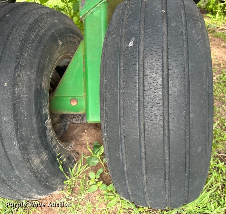 image for item NR9828 Great Plains  3010NT no-till grain drill