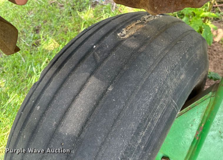 image for item NR9828 Great Plains  3010NT no-till grain drill