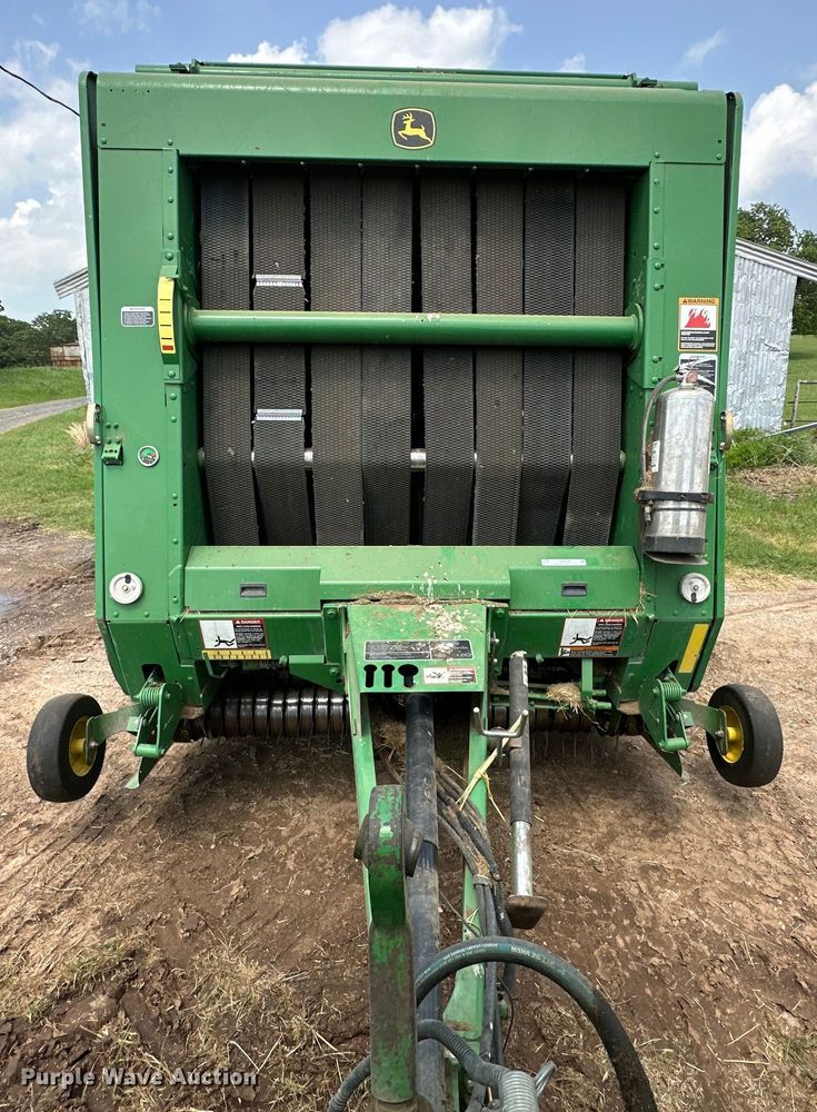 image for item NR9830 2013 John Deere 569 MegaWidePlus round baler