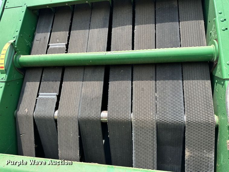 image for item NR9830 2013 John Deere 569 MegaWidePlus round baler