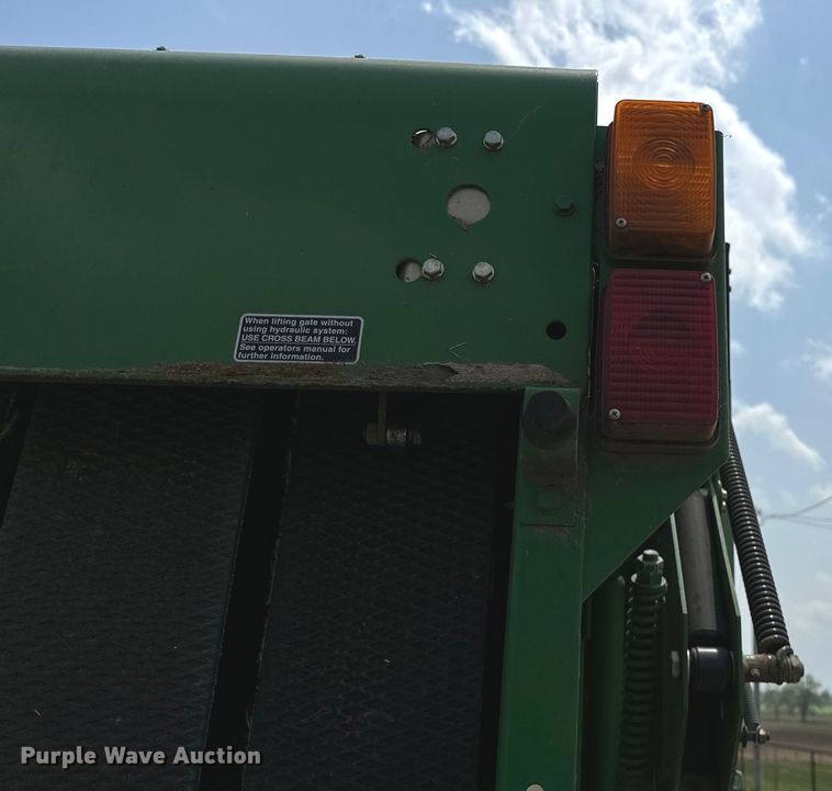 image for item NR9830 2013 John Deere 569 MegaWidePlus round baler