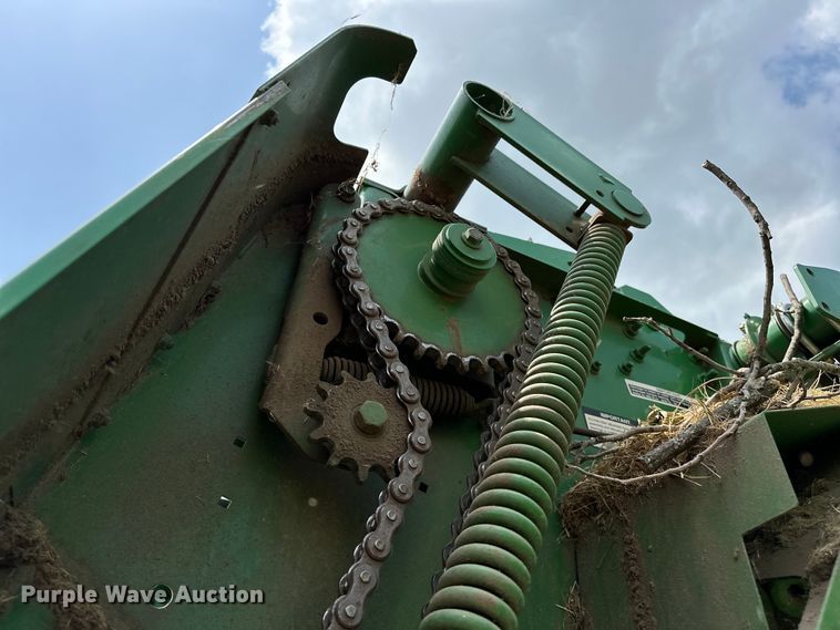 image for item NR9830 2013 John Deere 569 MegaWidePlus round baler