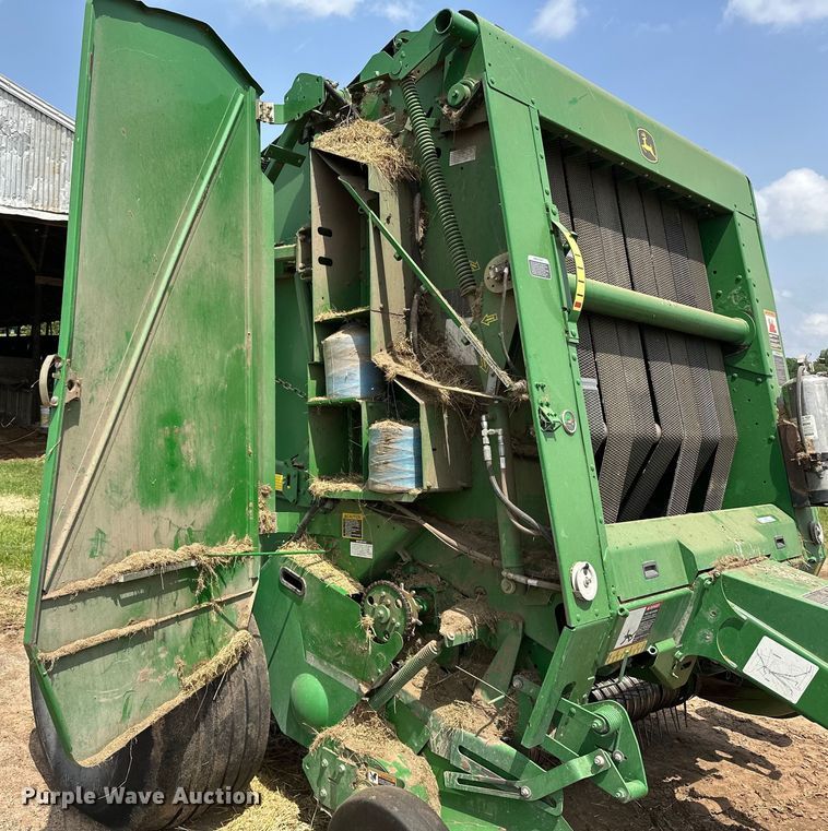 image for item NR9830 2013 John Deere 569 MegaWidePlus round baler
