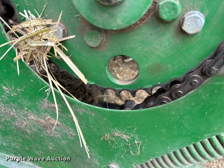 image for item NR9830 2013 John Deere 569 MegaWidePlus round baler