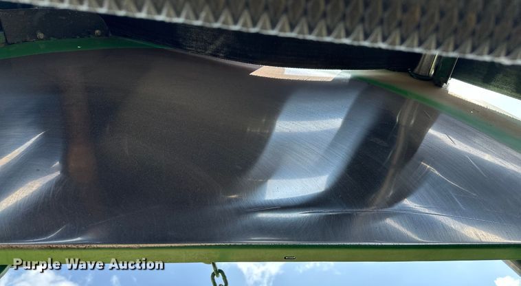 image for item NR9830 2013 John Deere 569 MegaWidePlus round baler