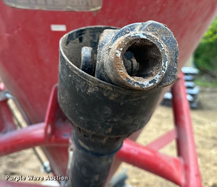 image for item NR9864 2012 Cosmo  500 spreader