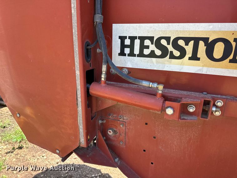 image for item NR9866 Hesston 846A round baler