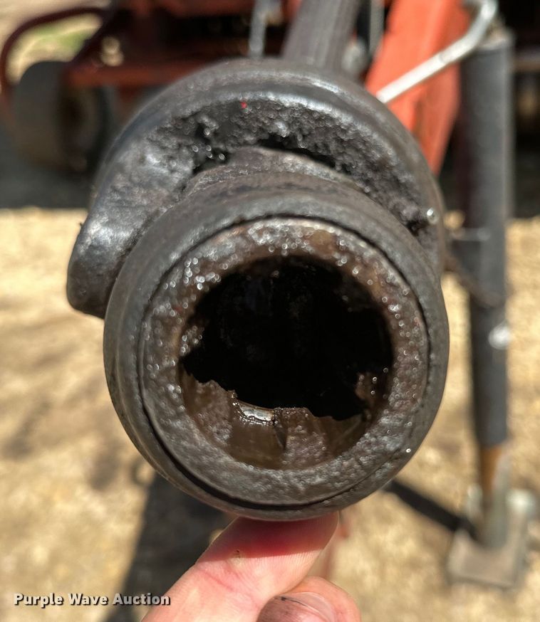 image for item NR9866 Hesston 846A round baler