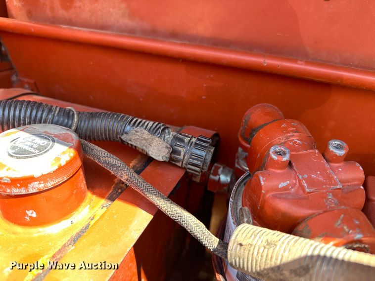 image for item NR9866 Hesston 846A round baler