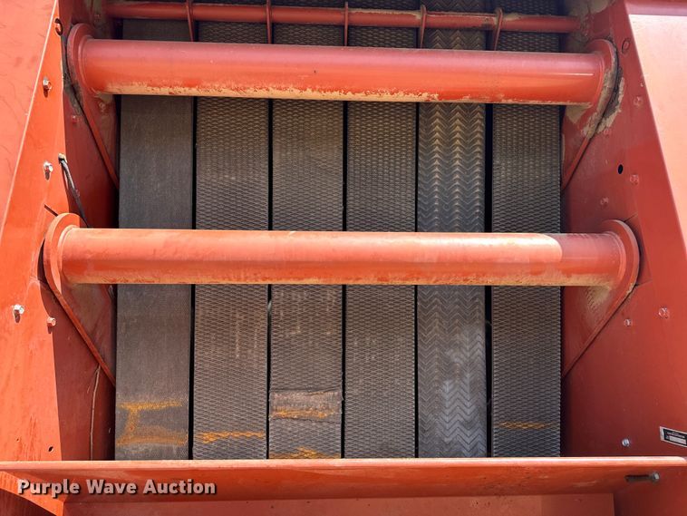 image for item NR9866 Hesston 846A round baler