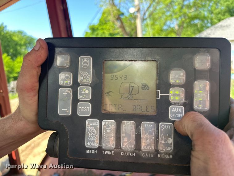 image for item NR9866 Hesston 846A round baler