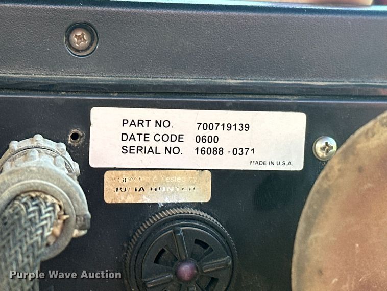 image for item NR9866 Hesston 846A round baler