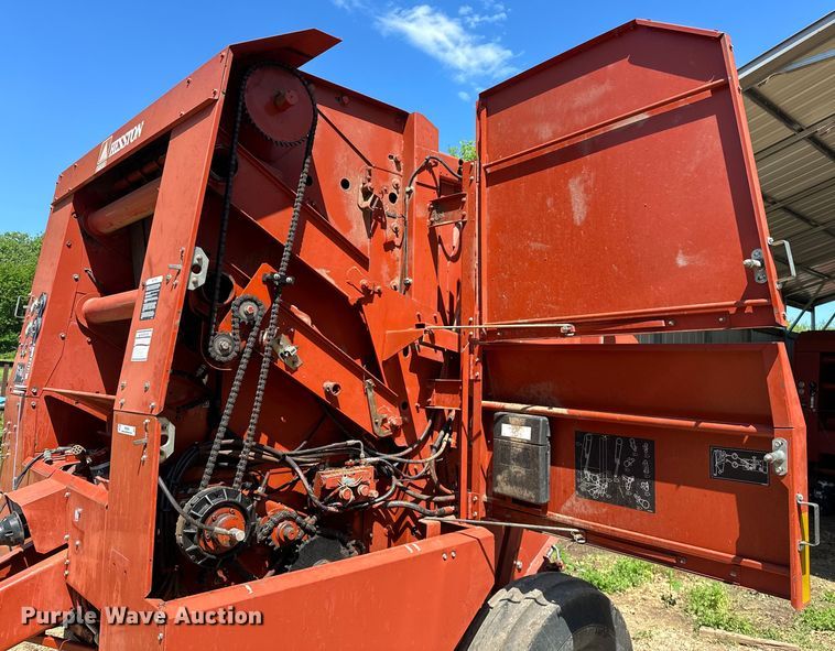 image for item NR9866 Hesston 846A round baler