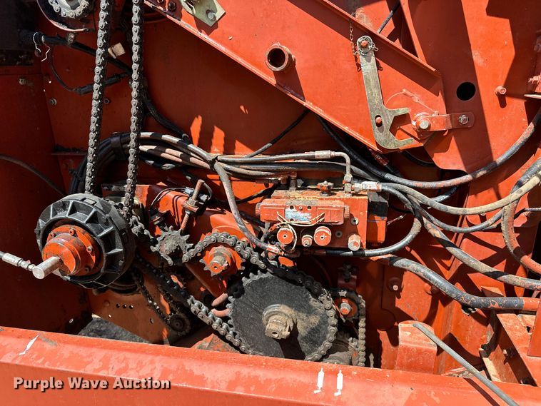 image for item NR9866 Hesston 846A round baler