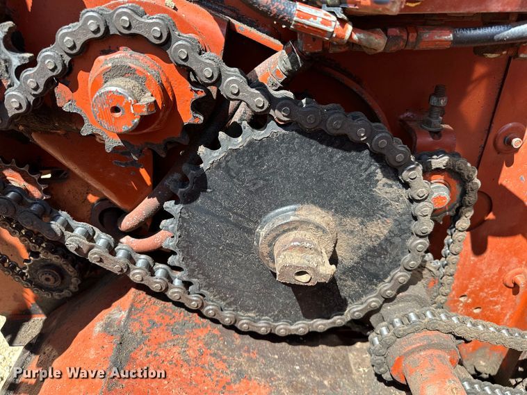 image for item NR9866 Hesston 846A round baler