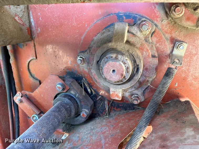 image for item NR9866 Hesston 846A round baler