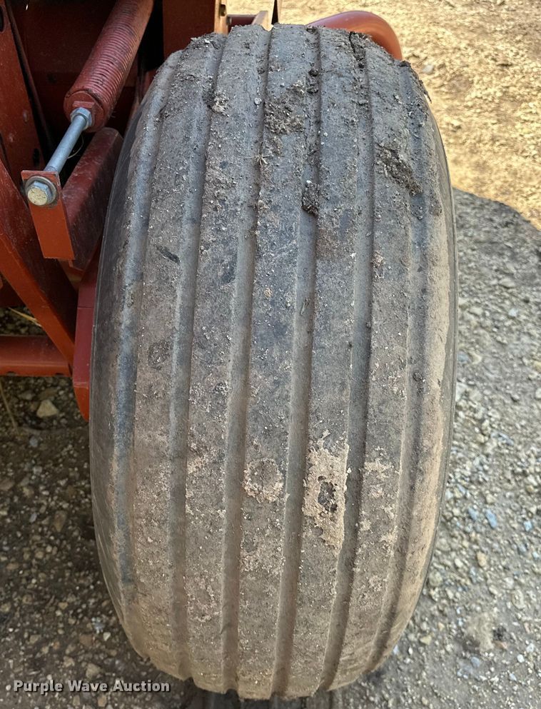 image for item NR9866 Hesston 846A round baler