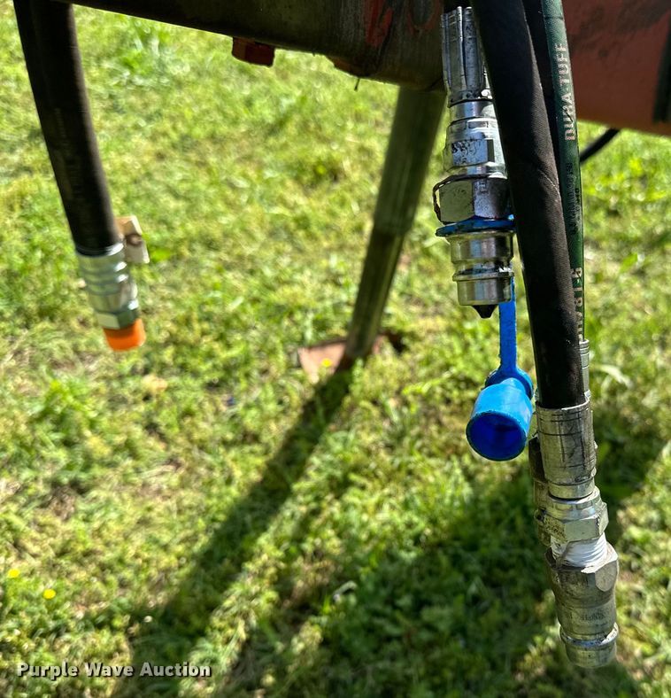 image for item NR9870 New Holland  116 swather / windrower