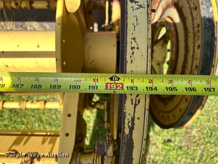 image for item NR9870 New Holland  116 swather / windrower