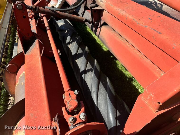 image for item NR9870 New Holland  116 swather / windrower