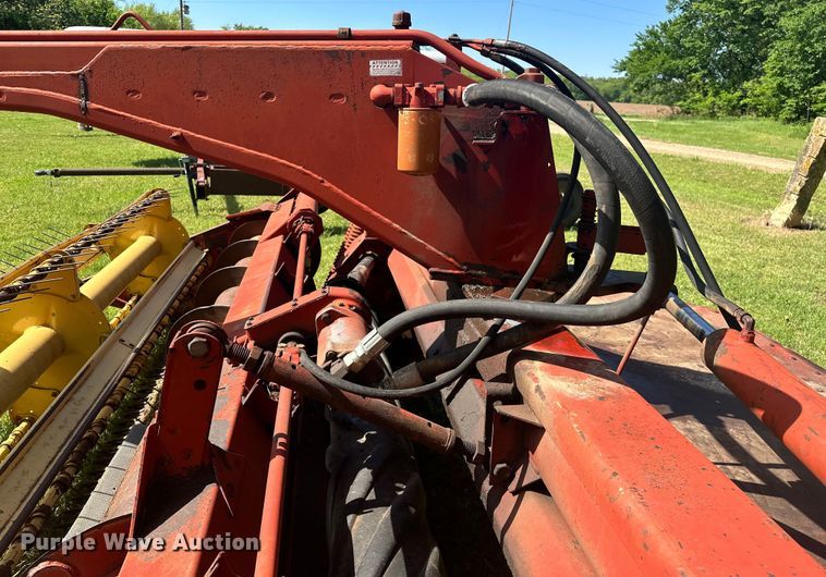 image for item NR9870 New Holland  116 swather / windrower