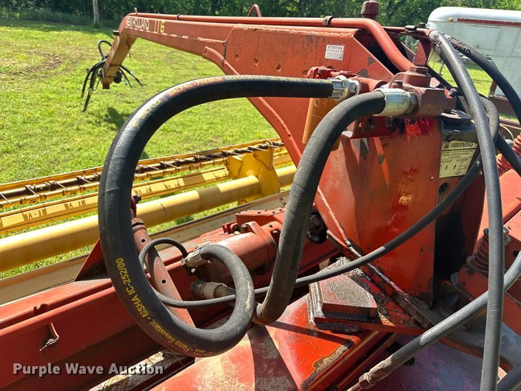image for item NR9870 New Holland  116 swather / windrower